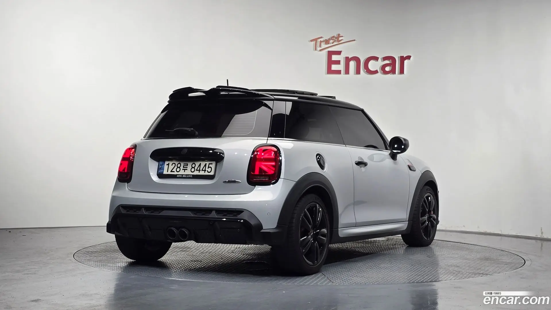 Main__Slider__Photo:Cooper Mini 2021.10-1