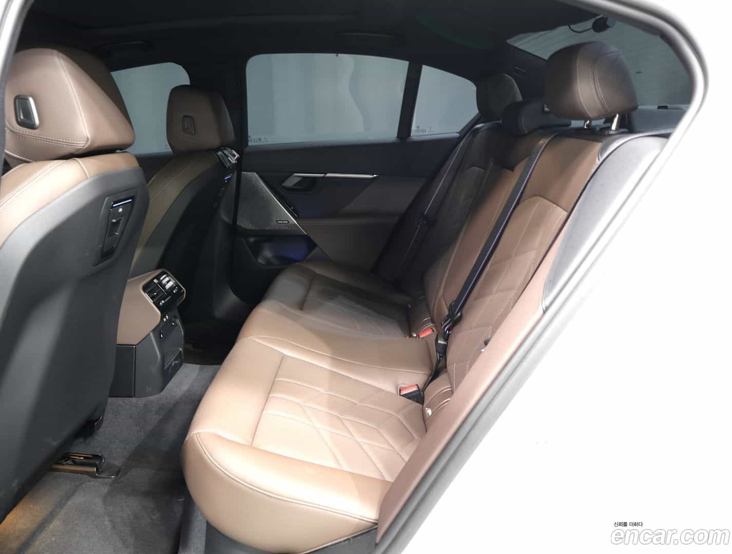 5-Series BMW 2025.10-OPTION-019