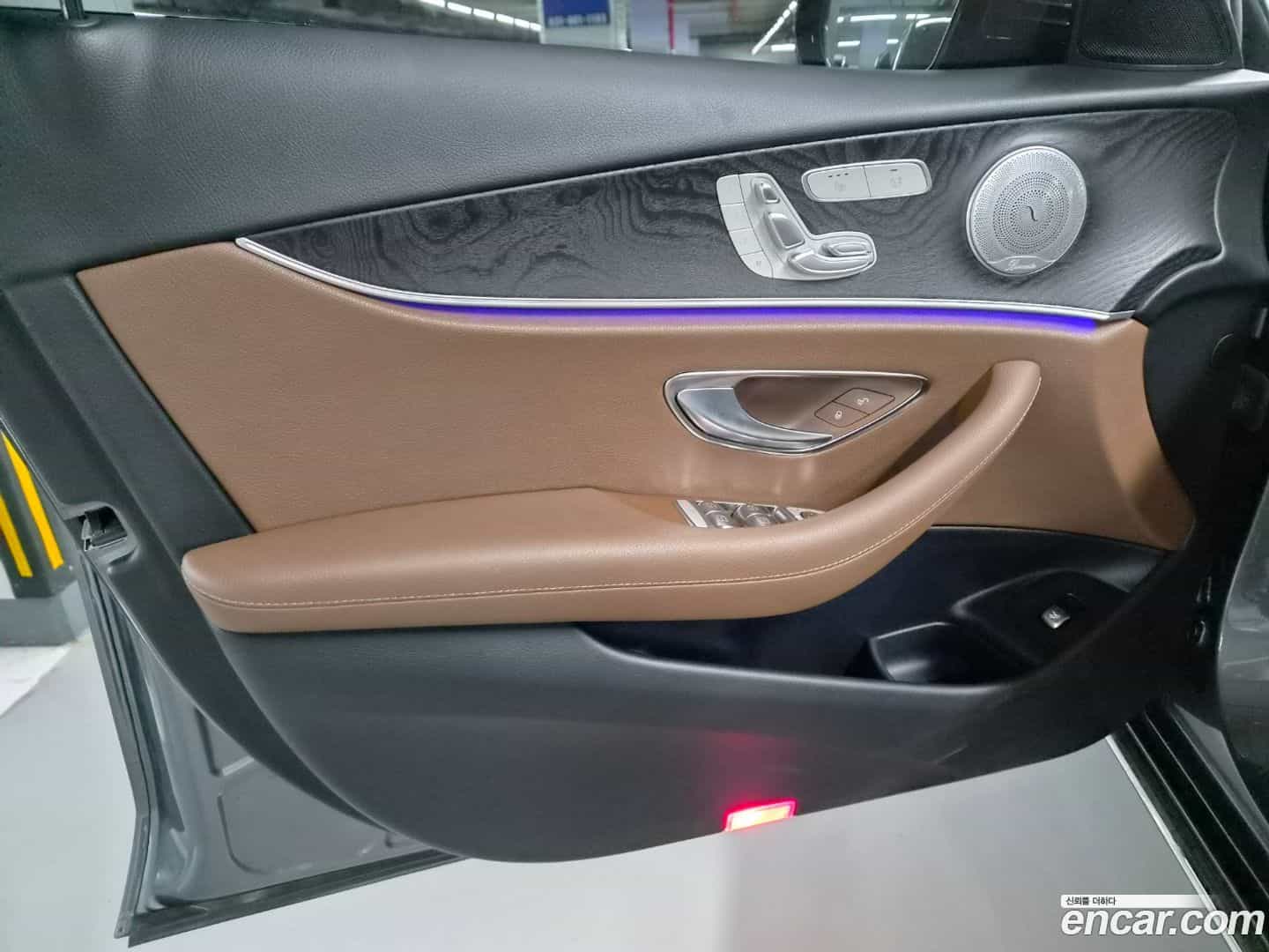 E-Class Mercedes-Benz 2019.4-OPTION-015