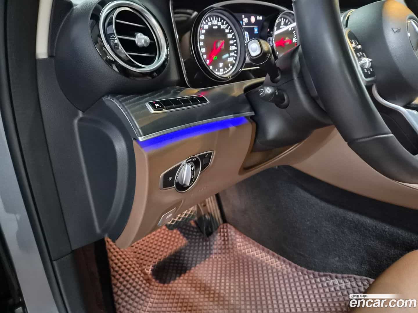 E-Class Mercedes-Benz 2019.4-OPTION-016
