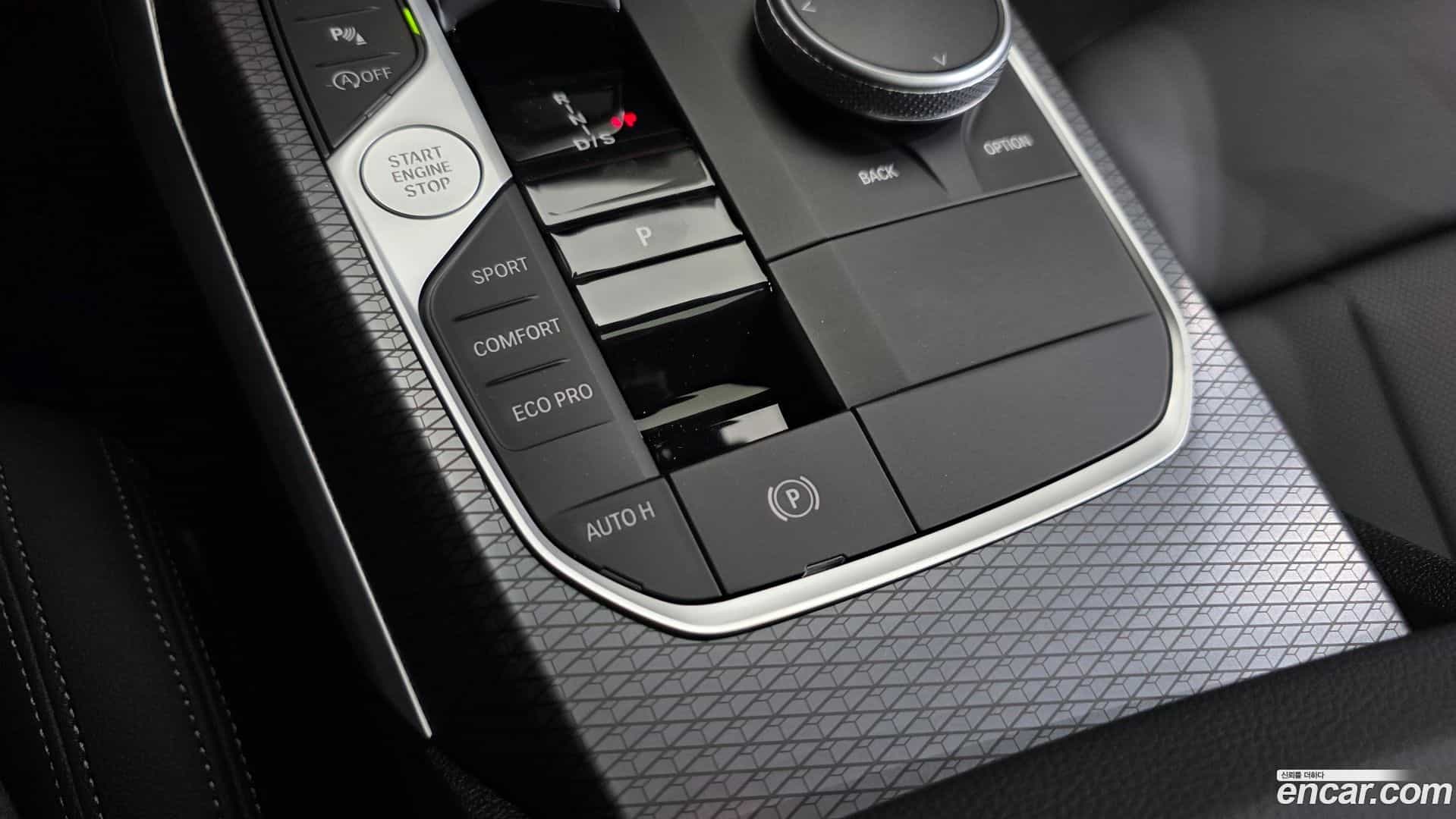 3-Series BMW 2025.3-INNER-009