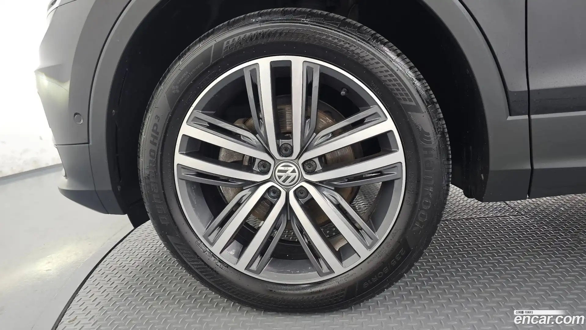 Tiguan Volkswagen 2020.11-OUTER-005
