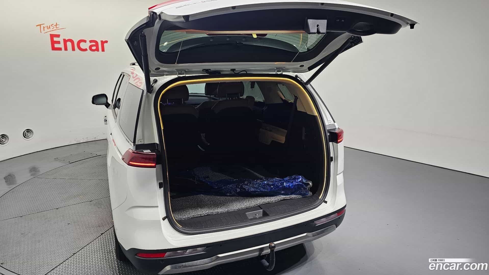 Canival Kia 2023.5-OPTION-024
