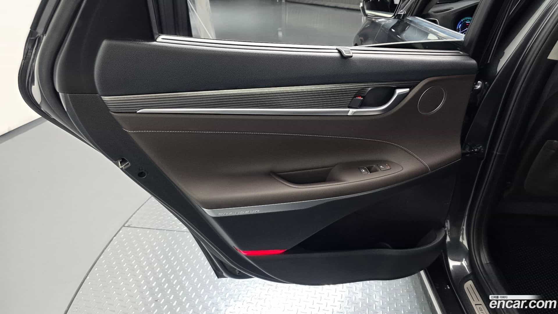 Grandeur Hyundai 2019.6-INNER-035