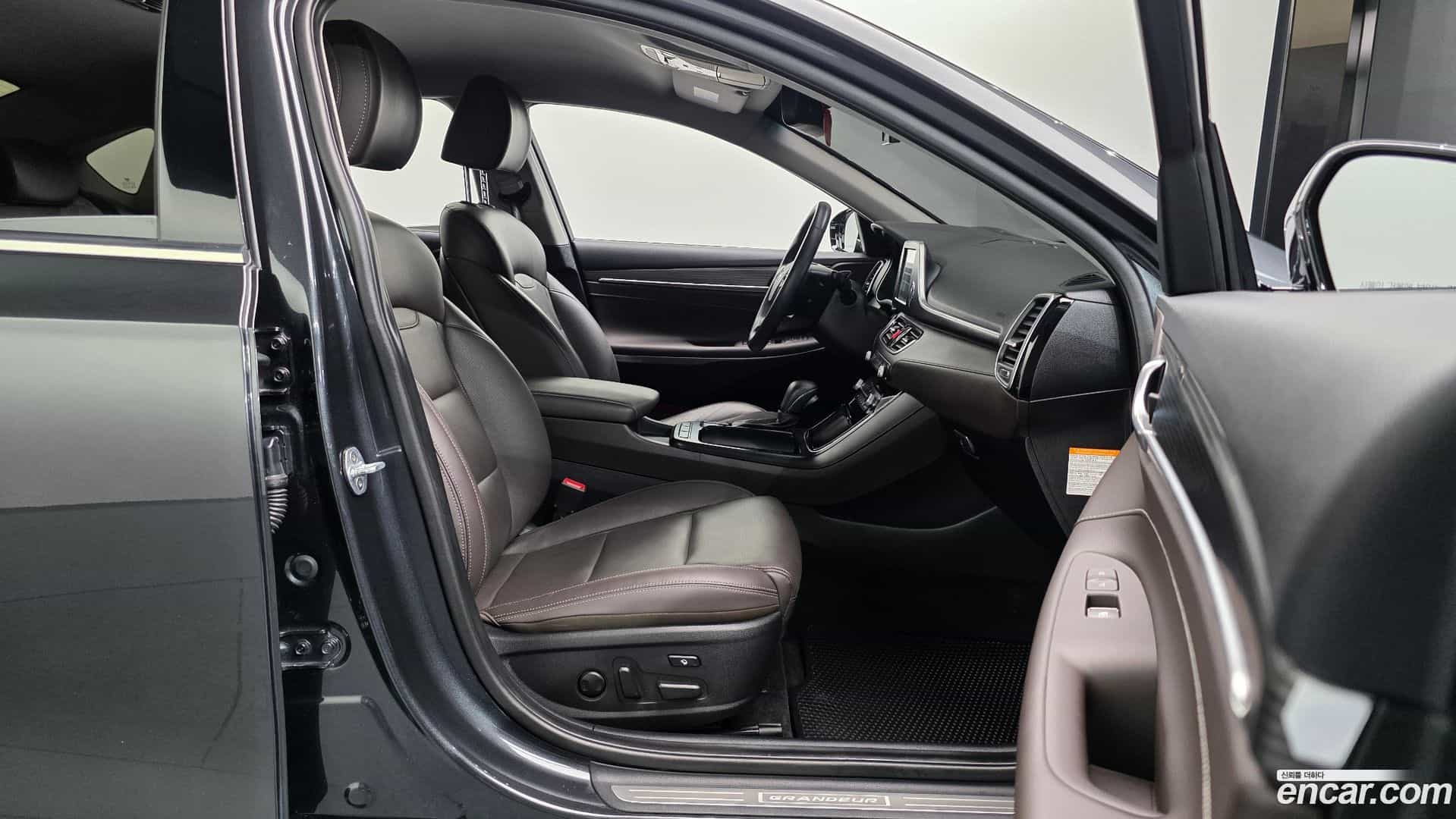 Grandeur Hyundai 2019.6-INNER-036