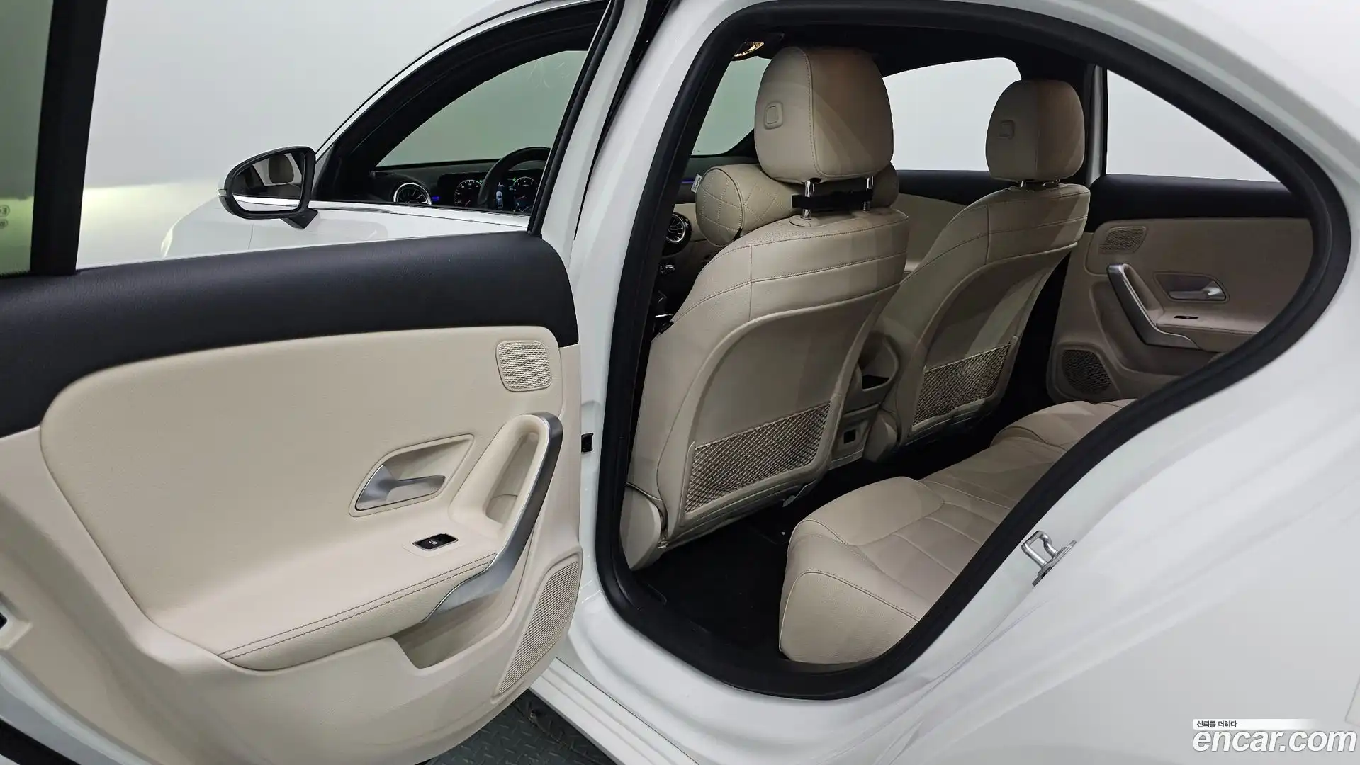A-Class Mercedes-Benz 2021.8-OPTION-015