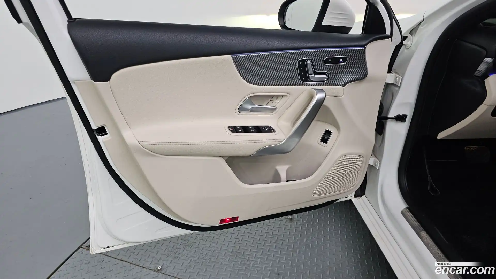 A-Class Mercedes-Benz 2021.8-INNER-034