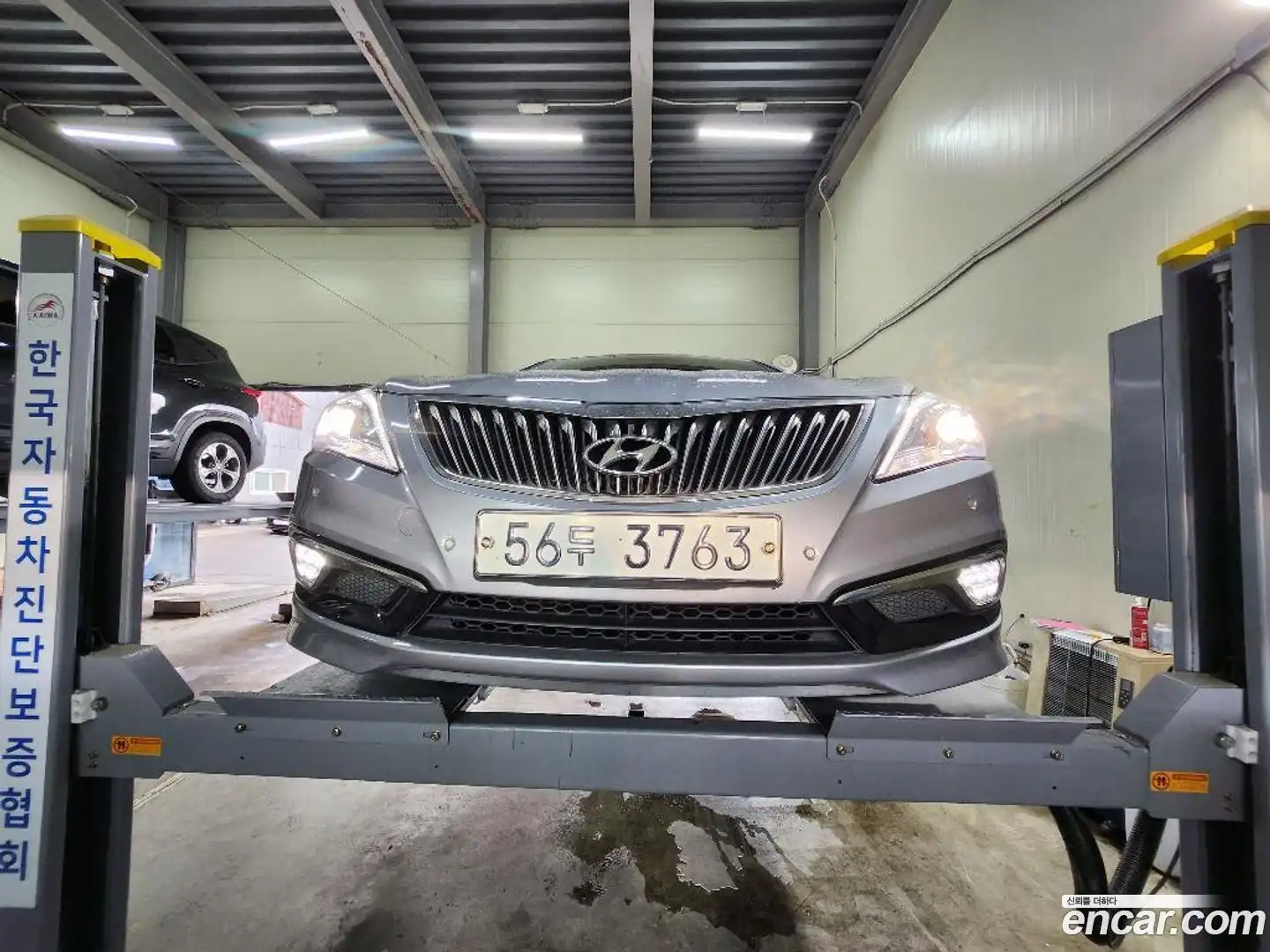 Grandeur Hyundai 2015.1-OUTER-001