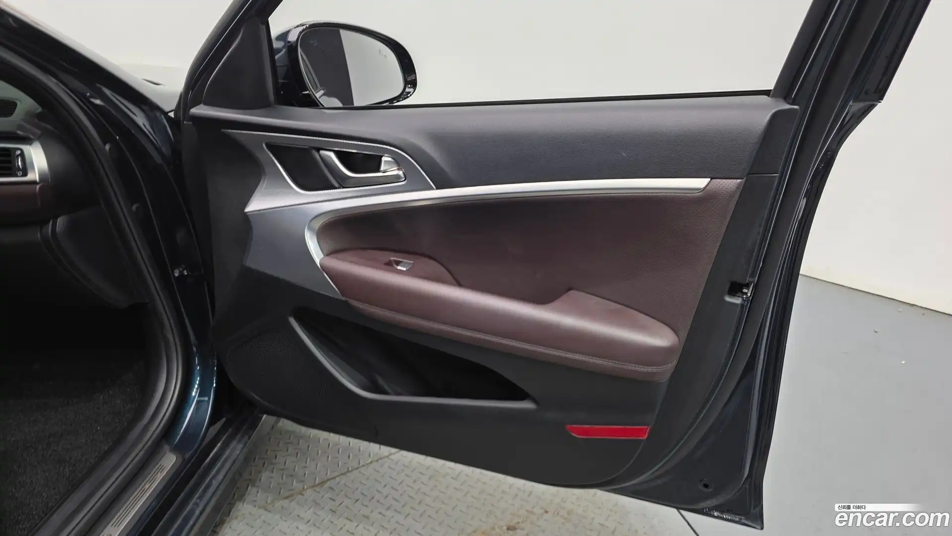 G70 Genesis 2020.11-INNER-034
