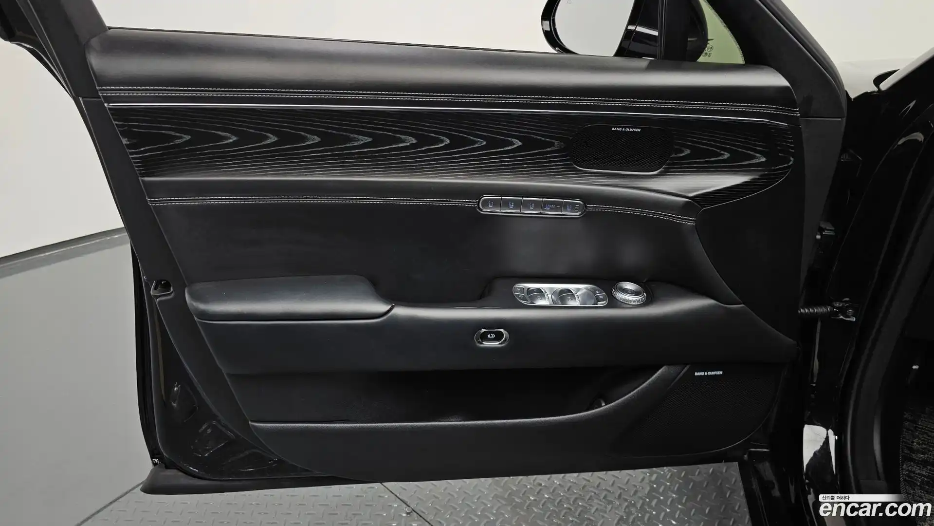 G90 Genesis 2022.11-INNER-034