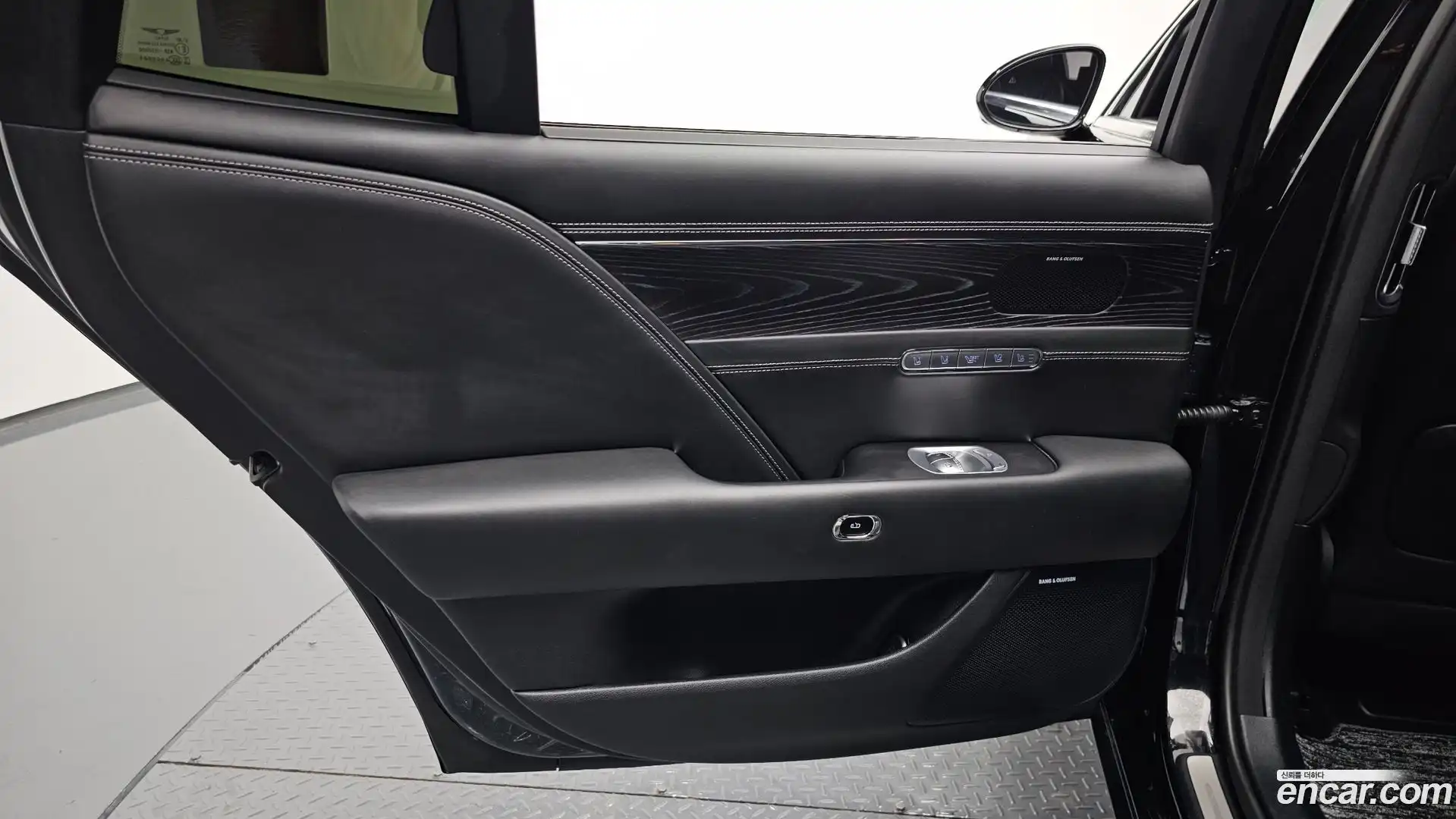 G90 Genesis 2022.11-INNER-035