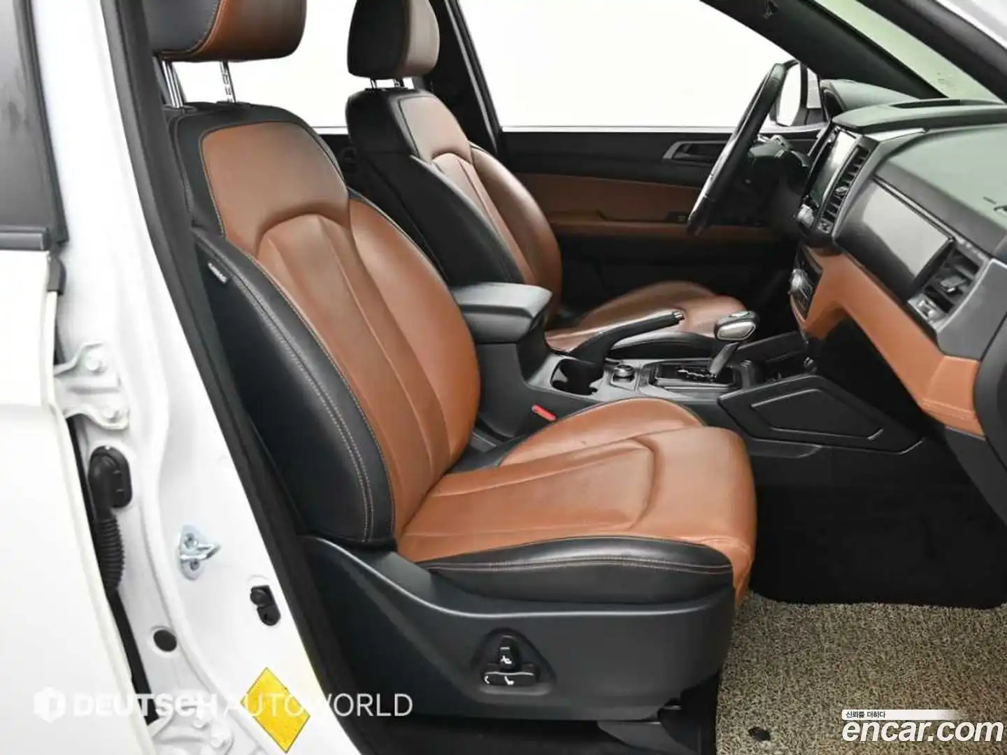 Rexton KG Mobility 2020.2-INNER-010