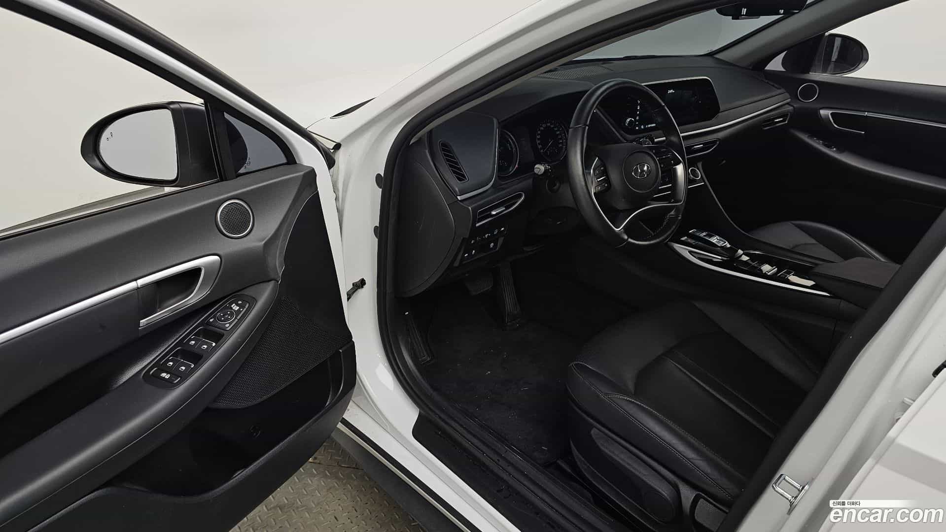 Sonata Hyundai 2022.2-INNER-010