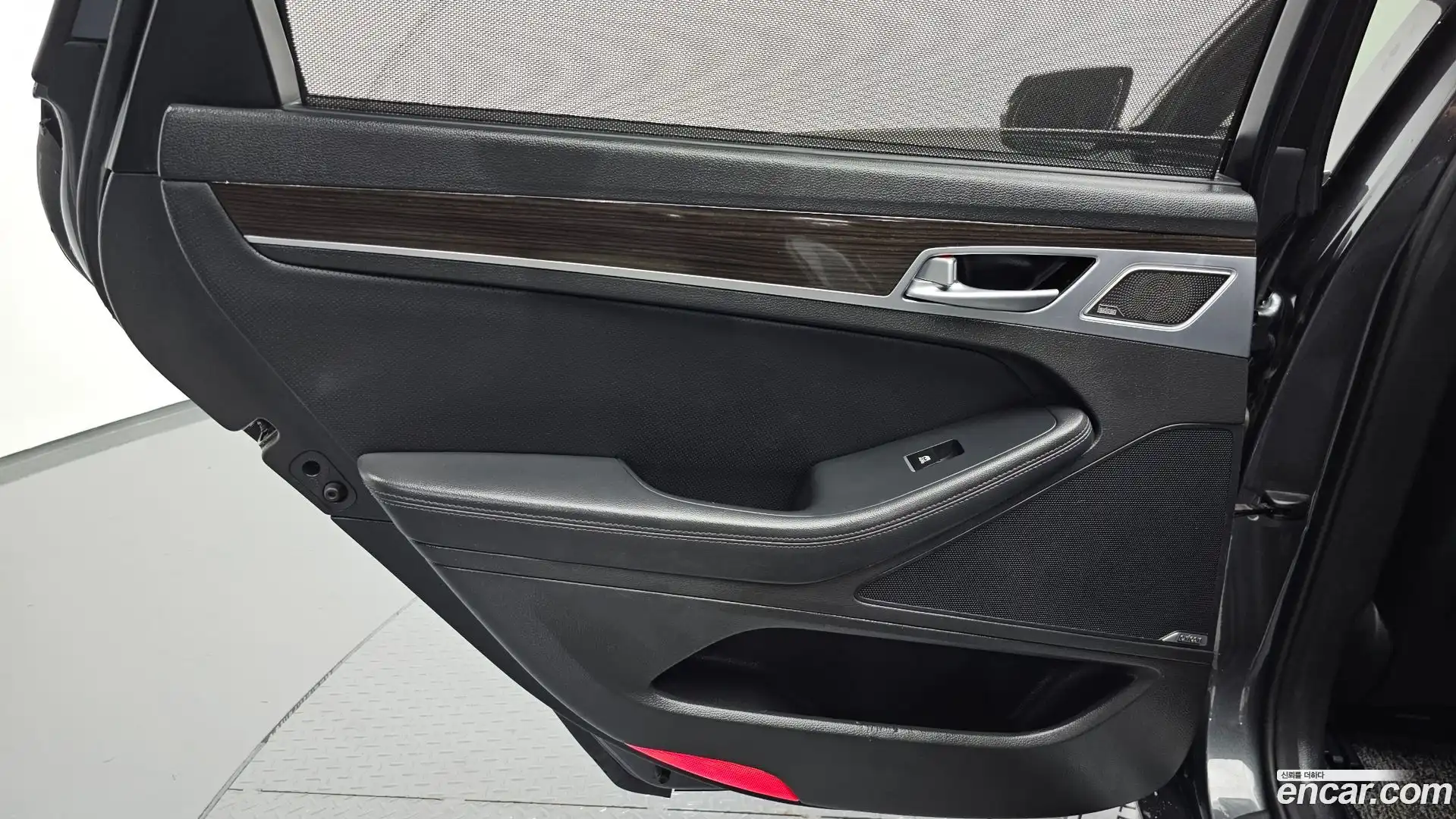 G80 Genesis 2017.7-INNER-035