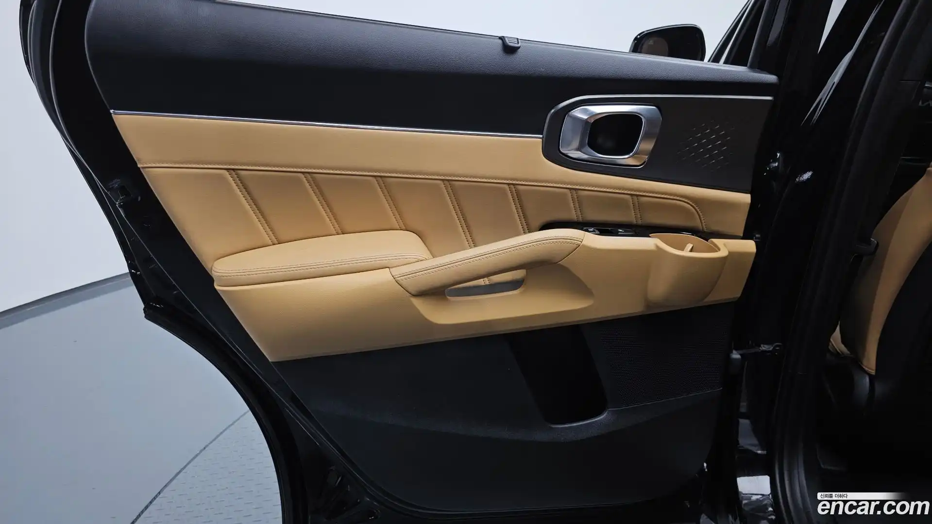 Sorento Kia 2023.2-INNER-035