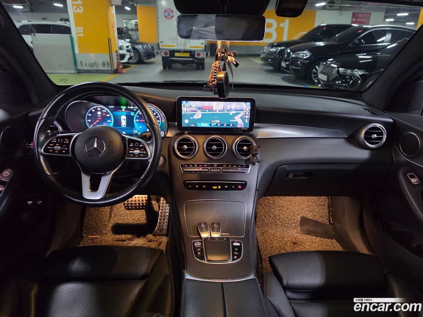 GLC-Class Mercedes-Benz 2021.4-INNER-007