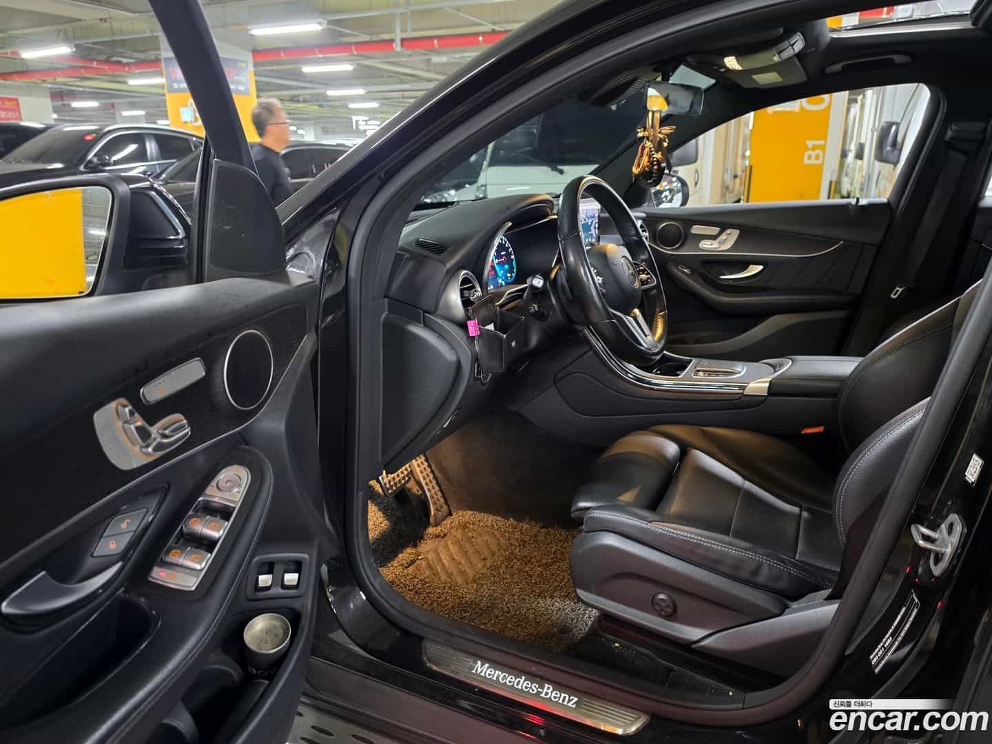 GLC-Class Mercedes-Benz 2021.4-OPTION-015