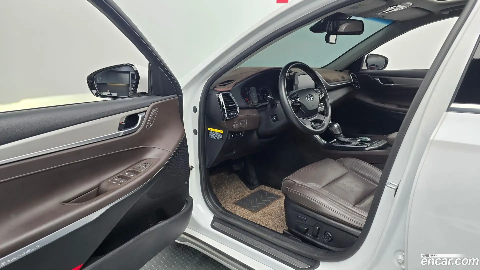 Grandeur Hyundai 2018.8-INNER-010