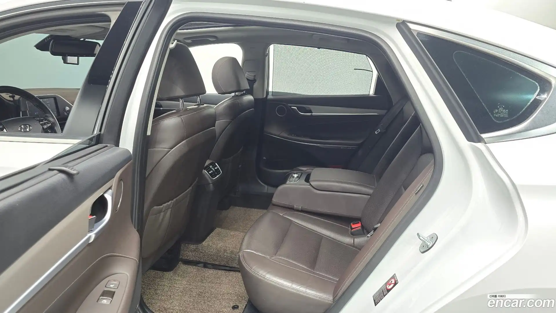 Grandeur Hyundai 2018.8-OPTION-015