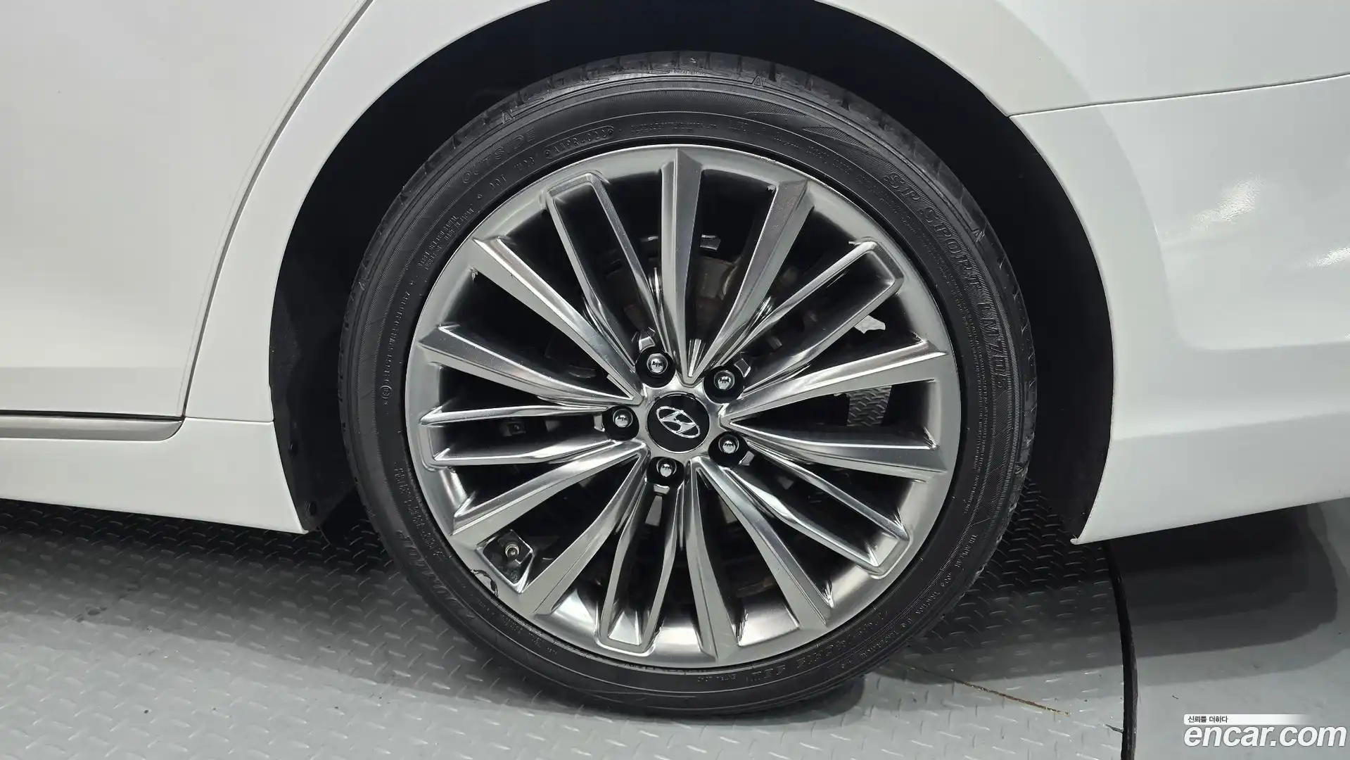 Grandeur Hyundai 2018.8-OUTER-031