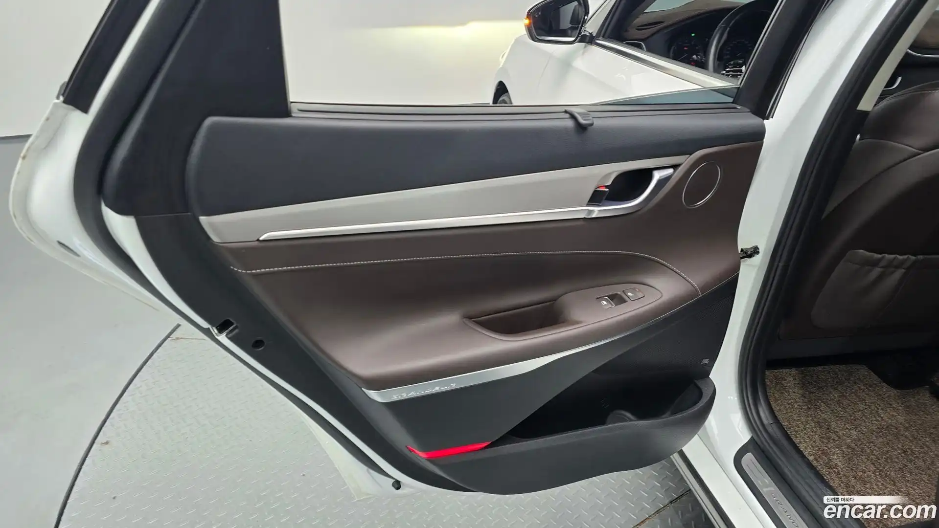 Grandeur Hyundai 2018.8-INNER-035
