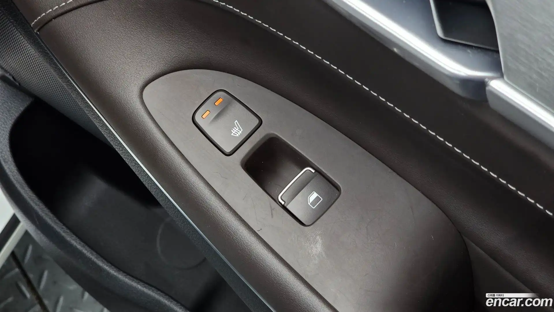 Grandeur Hyundai 2018.8-OPTION-041