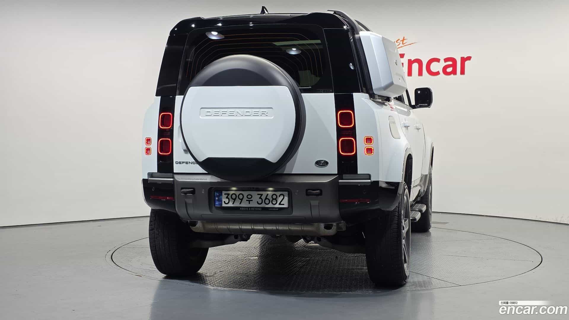 Defender Land Rover 2023.2-OUTER-004