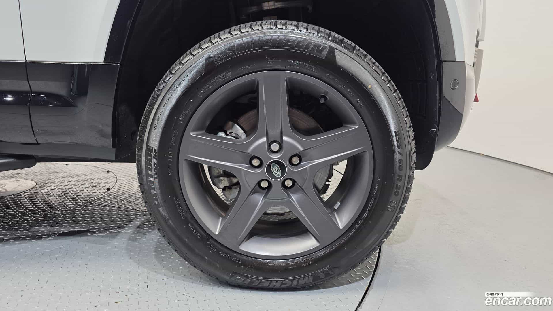 Defender Land Rover 2023.2-OUTER-005