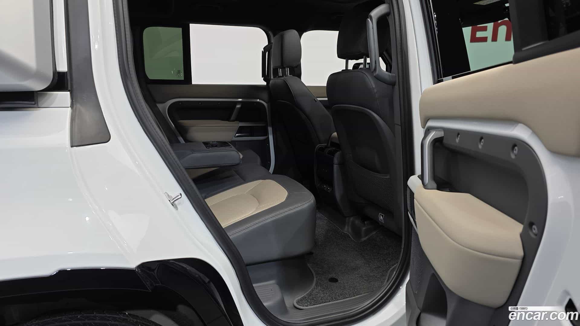 Defender Land Rover 2023.2-OPTION-016