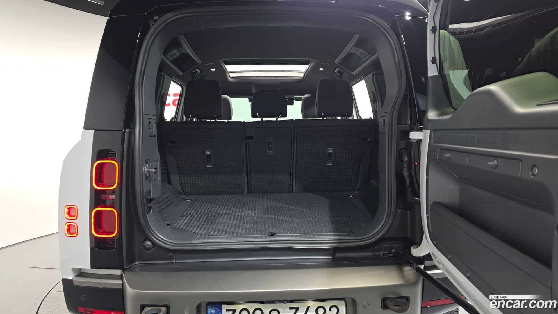 Defender Land Rover 2023.2-OPTION-024
