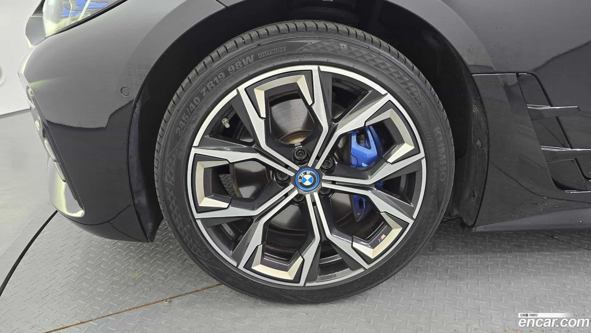 i4 BMW 2023.0-OUTER-005