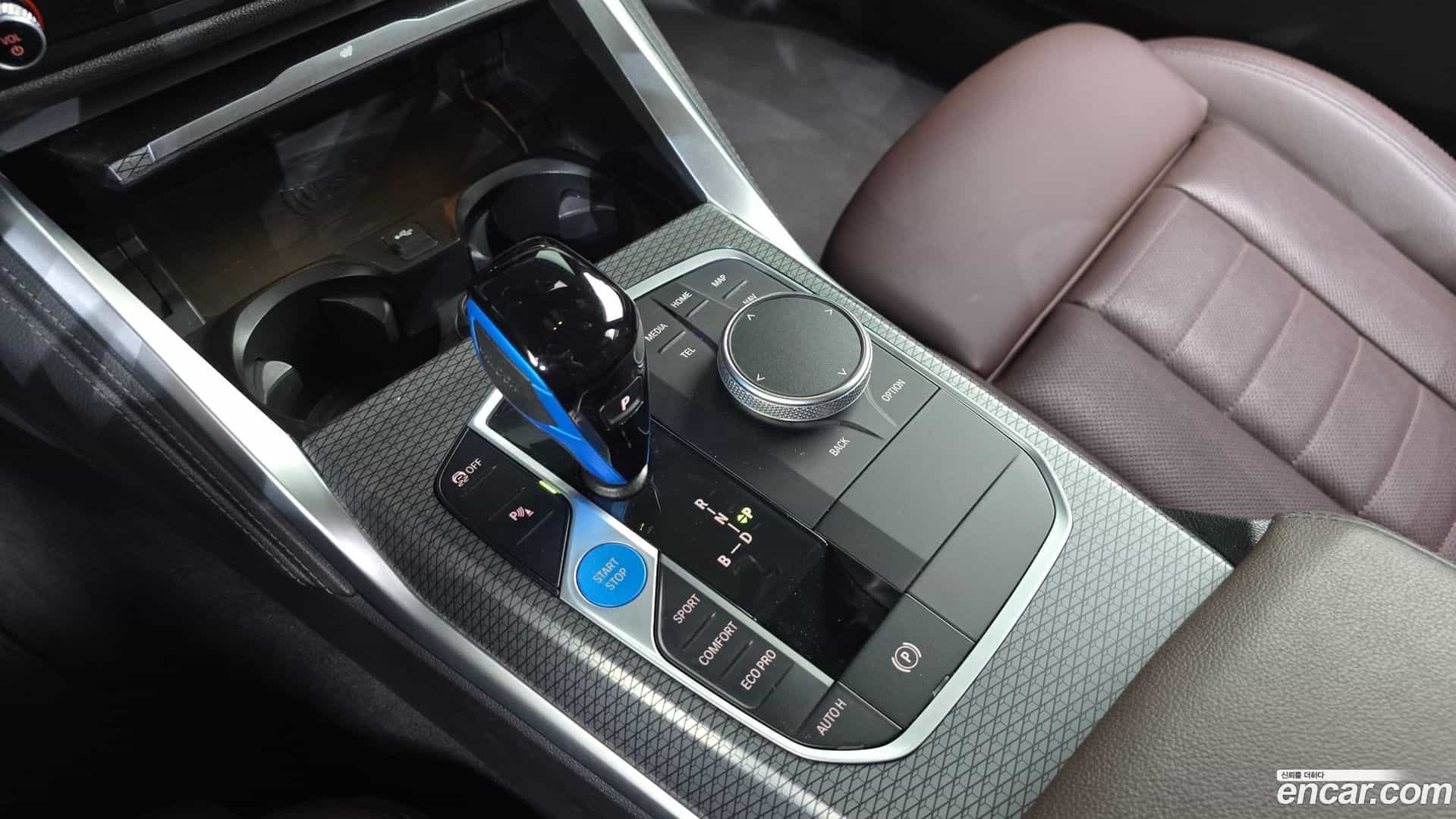 i4 BMW 2023.0-INNER-009