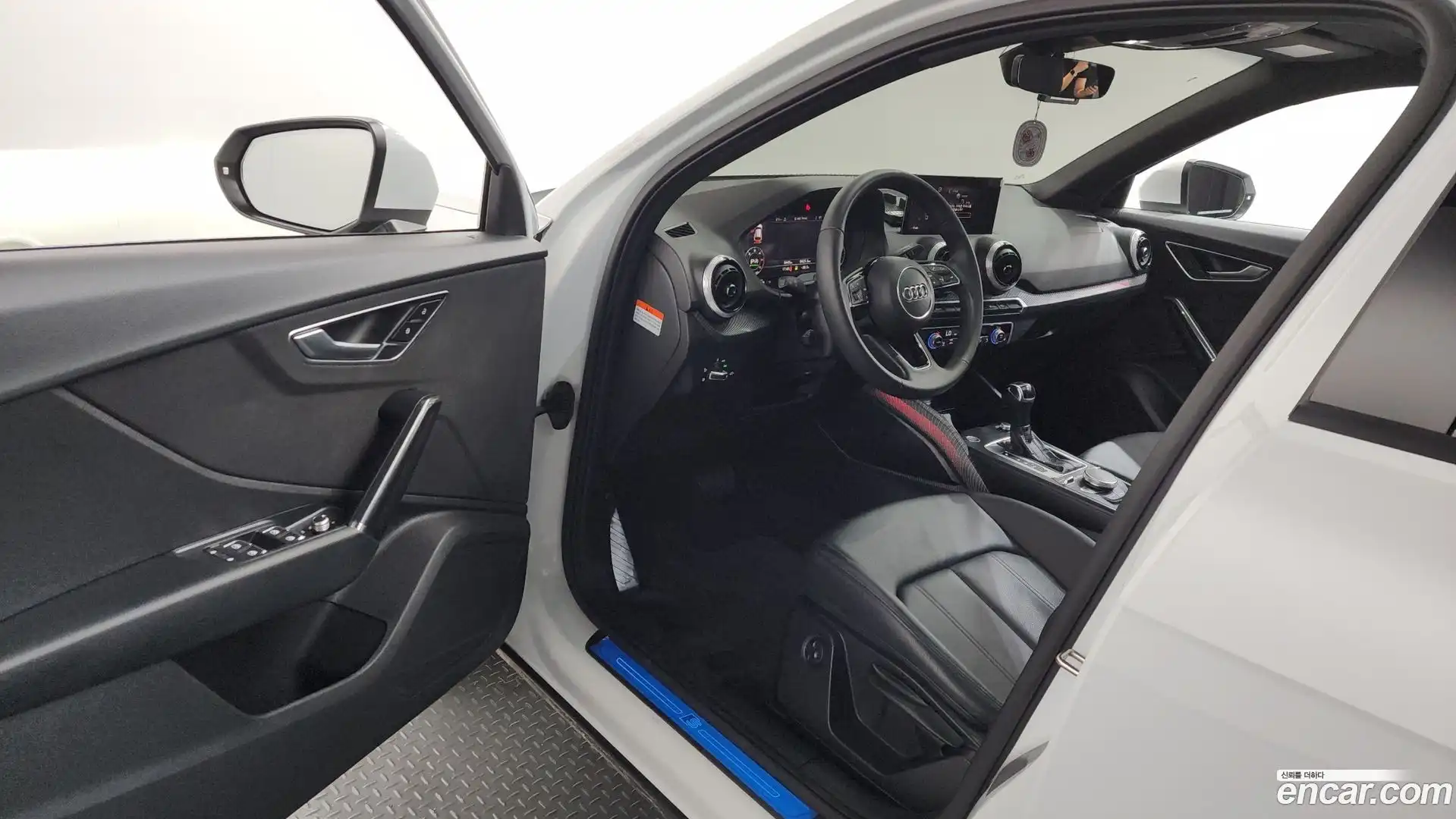Q2 Audi 2023.11-INNER-010