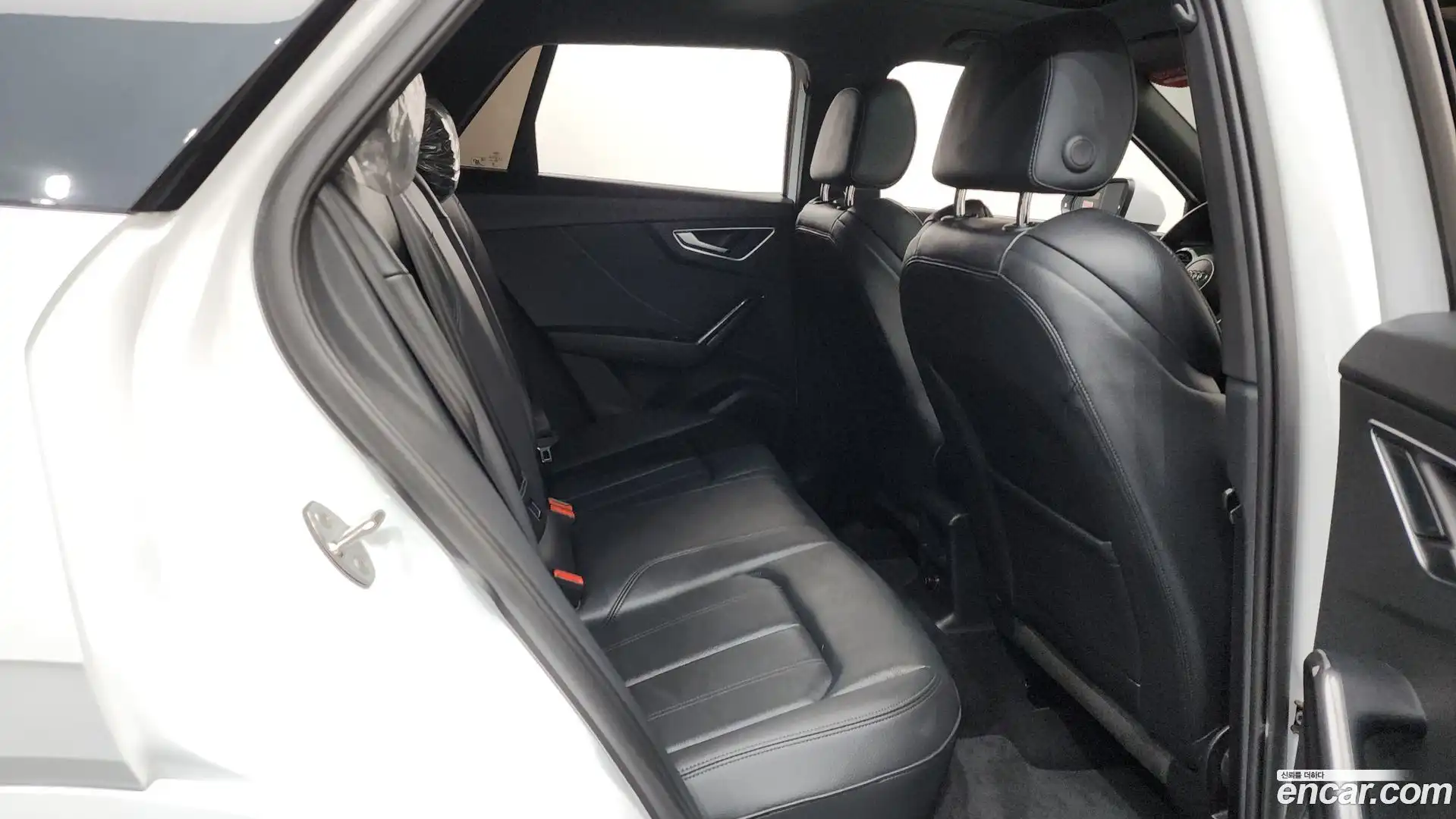 Q2 Audi 2023.11-OPTION-016