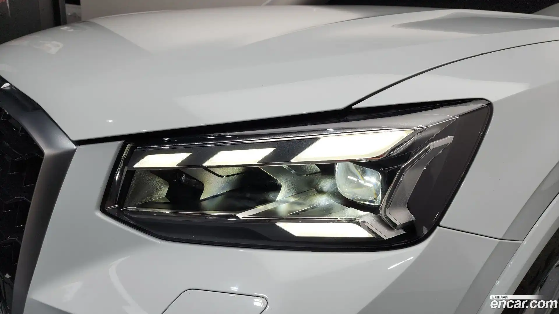 Q2 Audi 2023.11-OUTER-032