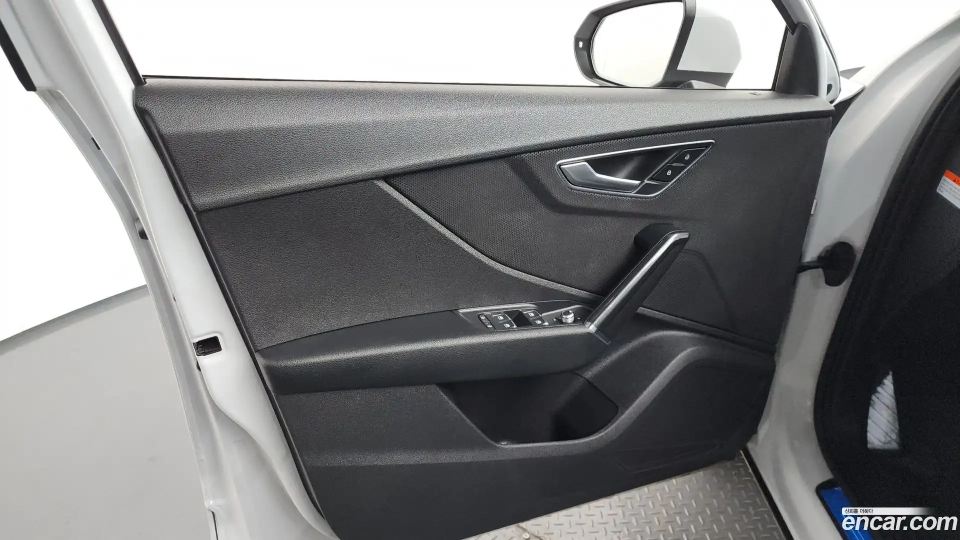 Q2 Audi 2023.11-INNER-034