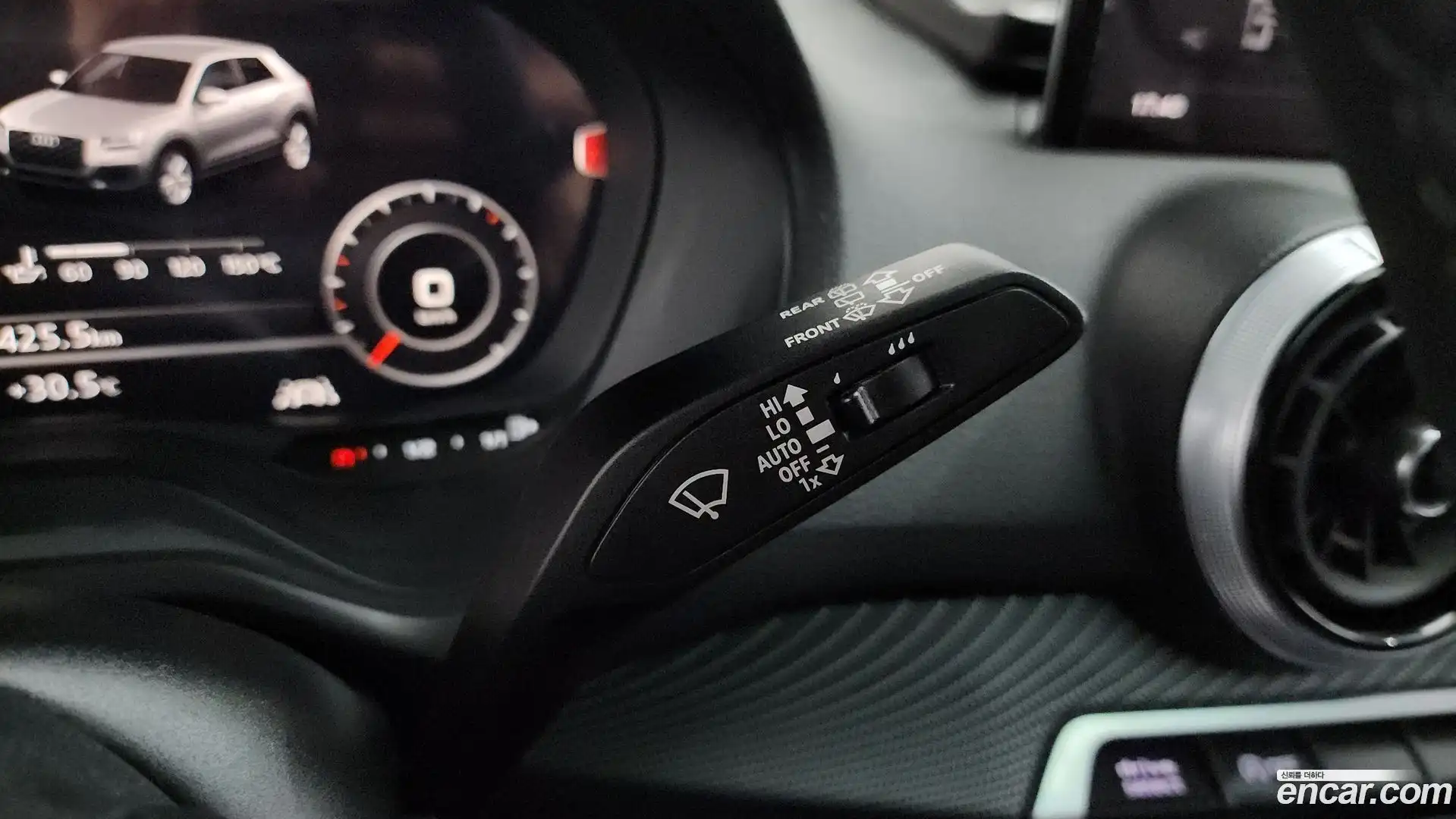 Q2 Audi 2023.11-OPTION-042