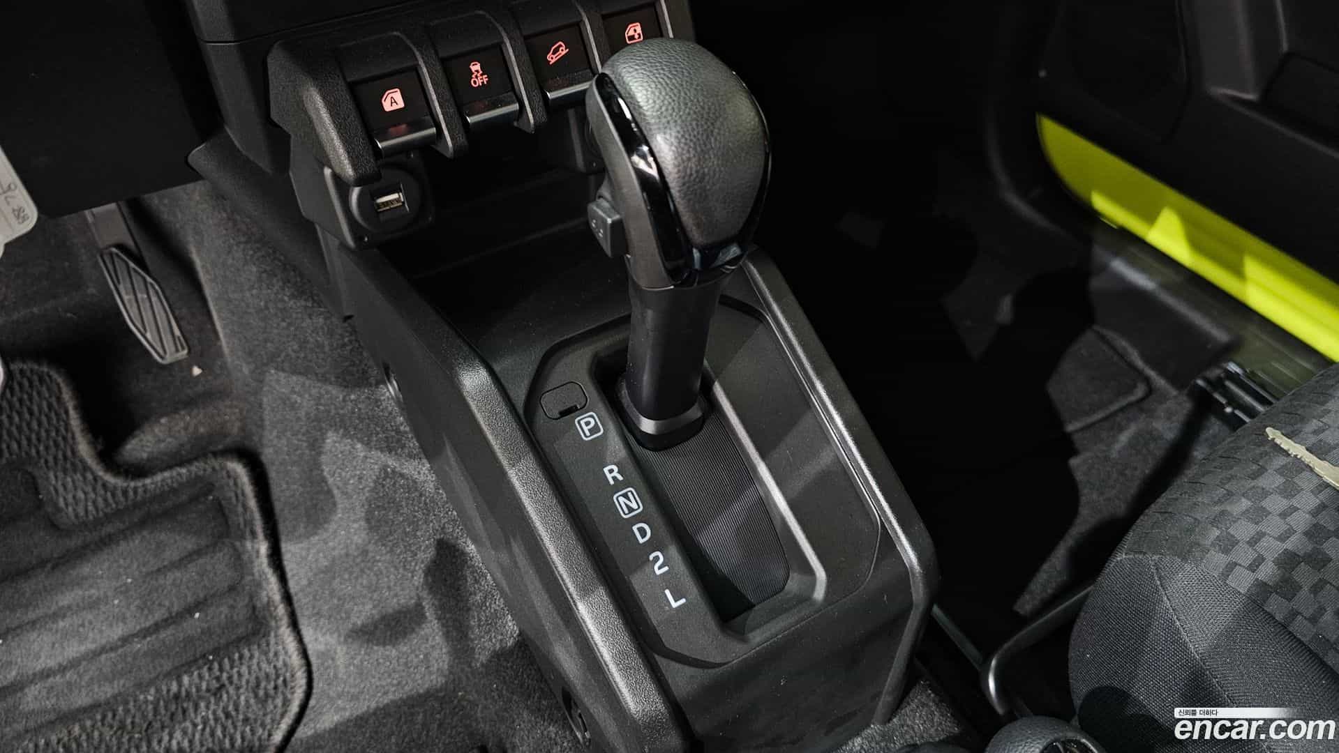 Jimny Suzuki 2021.2-INNER-009