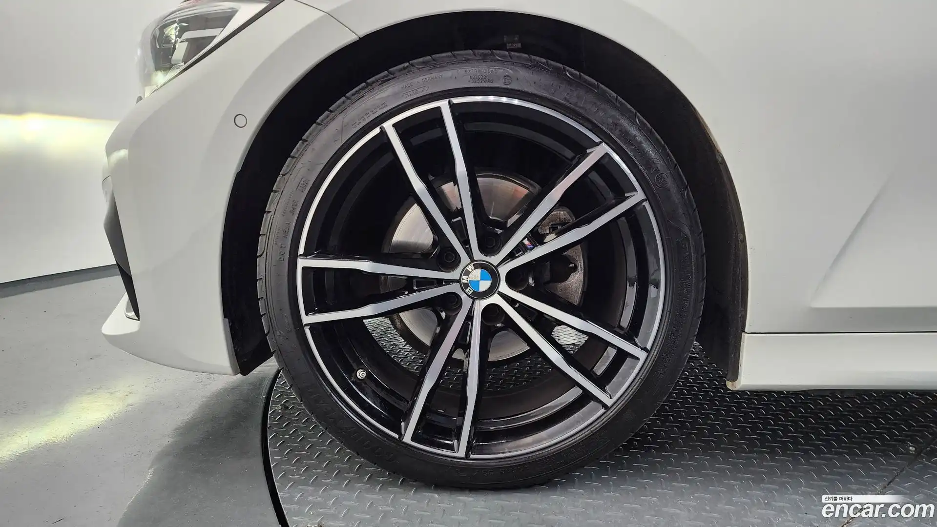 3-Series BMW 2022.5-OUTER-005