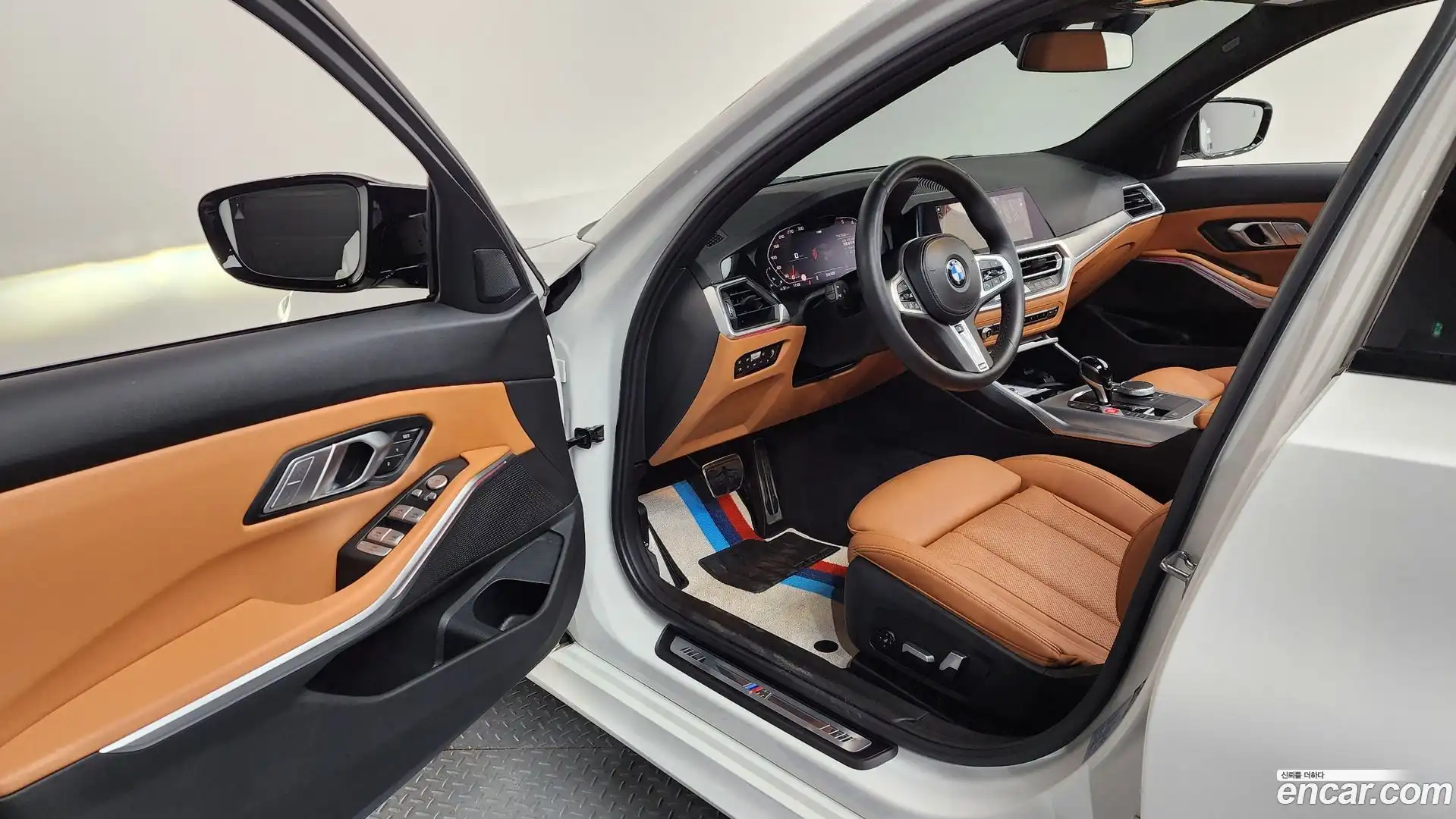 3-Series BMW 2022.5-INNER-010