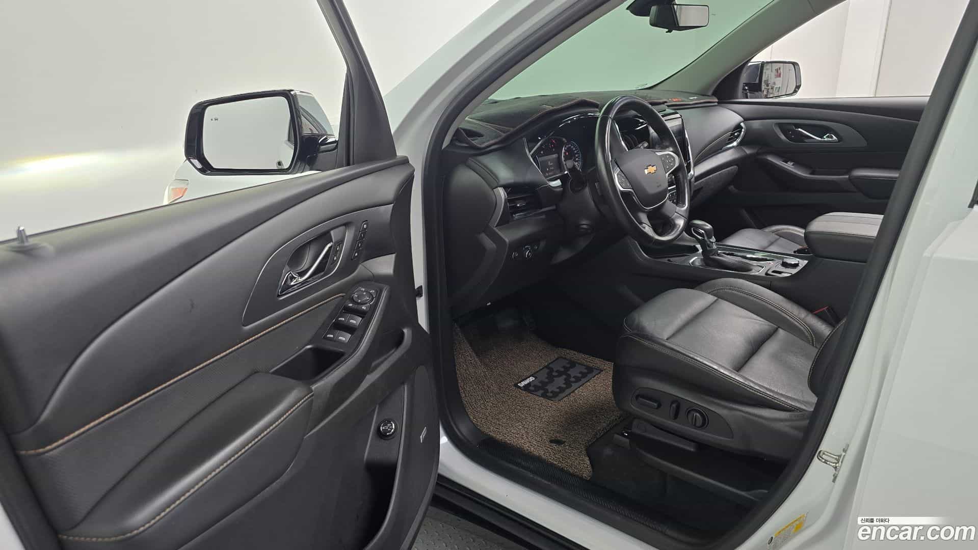 Traverse Chevrolet 2021.3-INNER-010