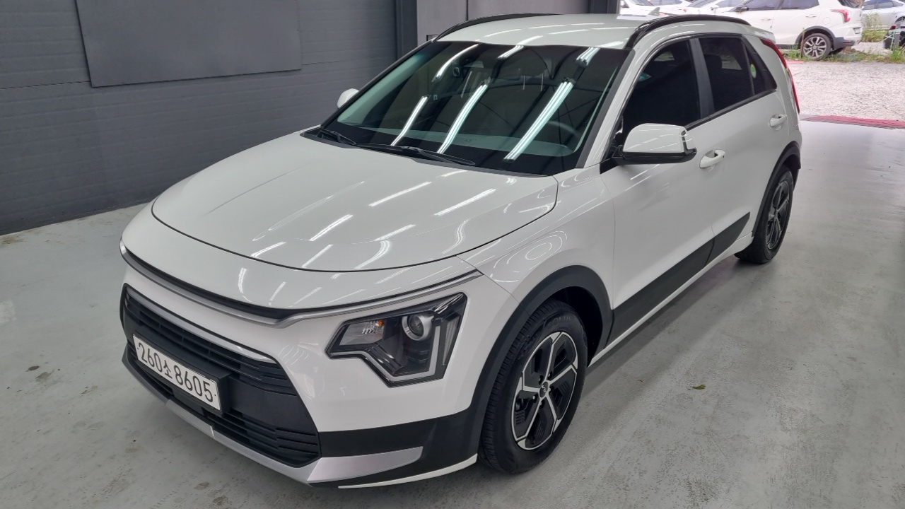 Main__Slider__Photo:Niro Kia 2023.6-0