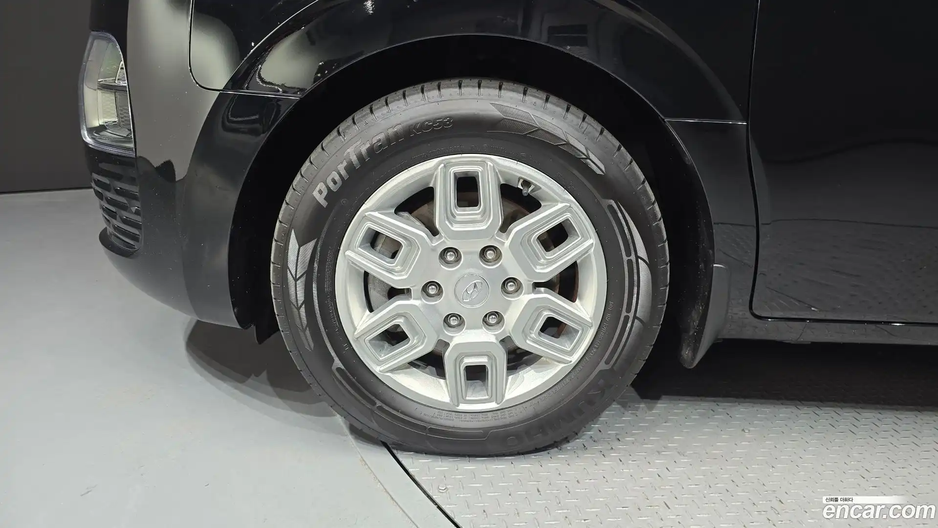 Staria Hyundai 2023.0-OUTER-005