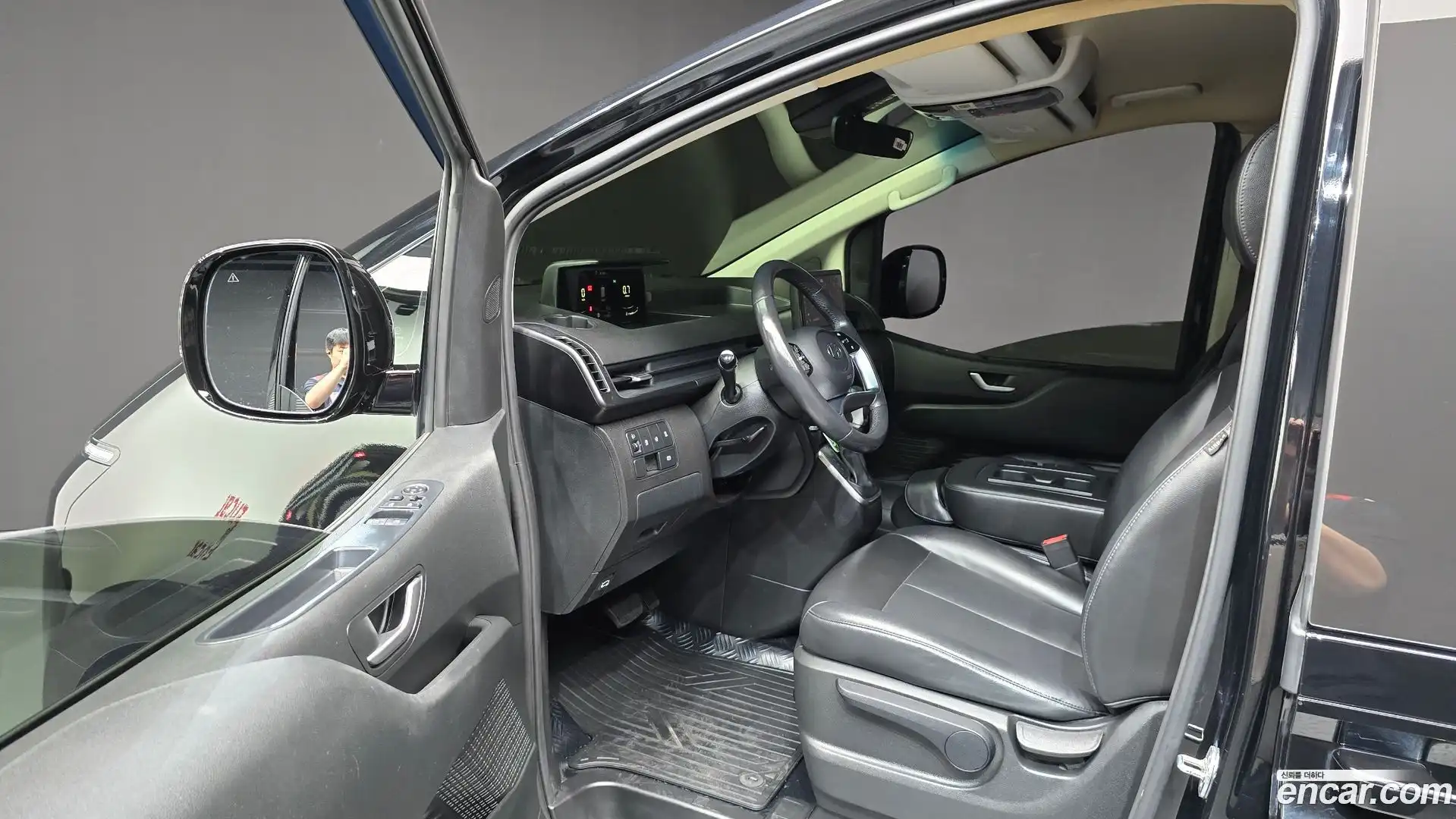 Staria Hyundai 2023.0-INNER-010