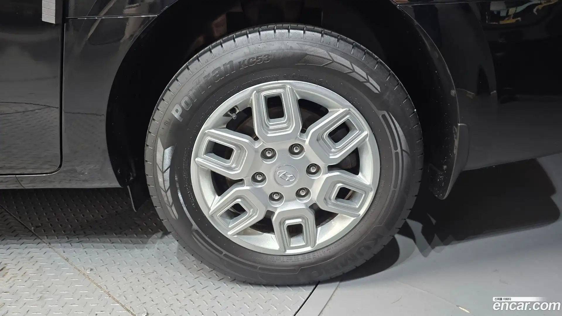Staria Hyundai 2023.0-OUTER-031