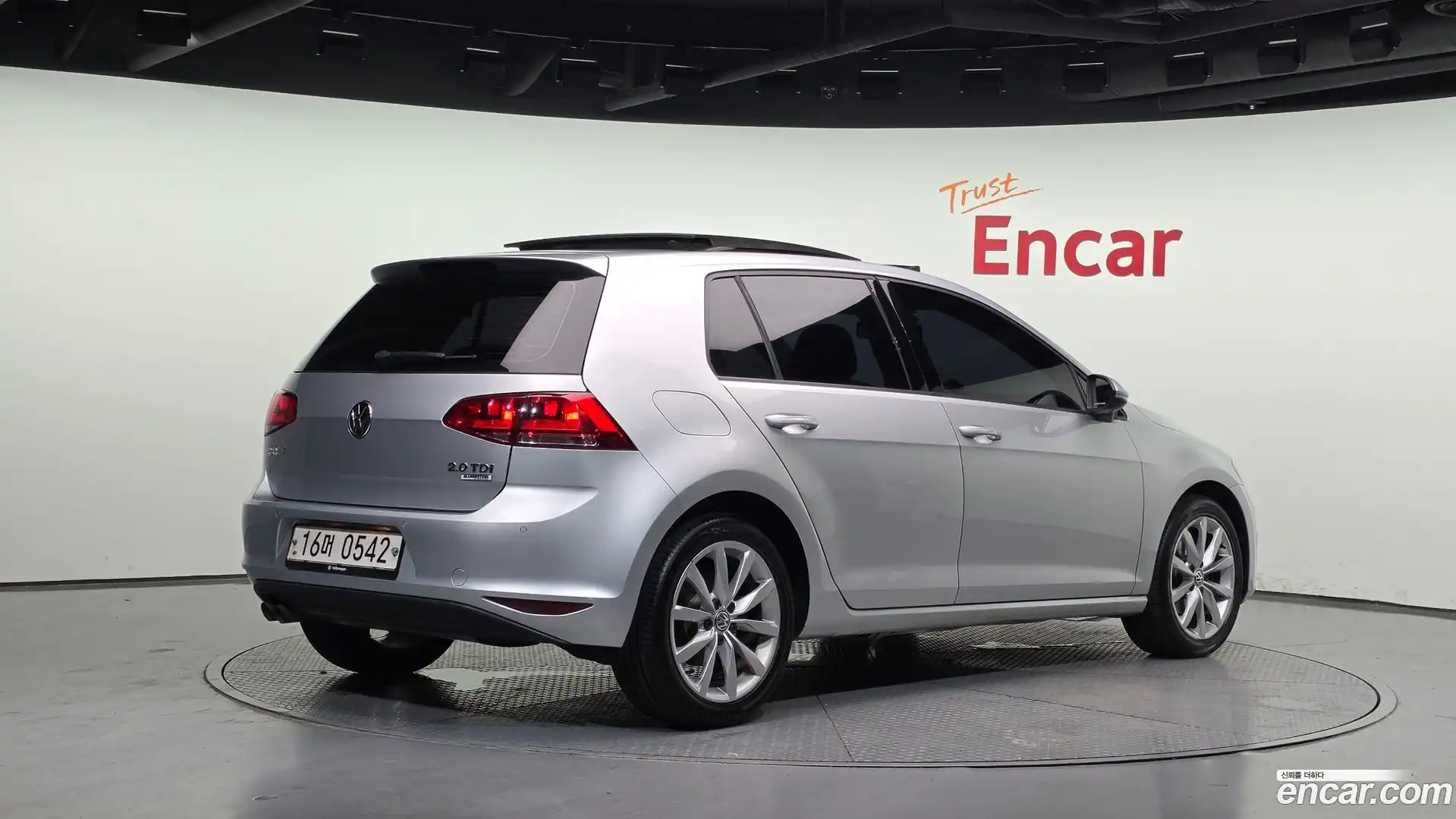 Golf Volkswagen 2016.4-OUTER-002