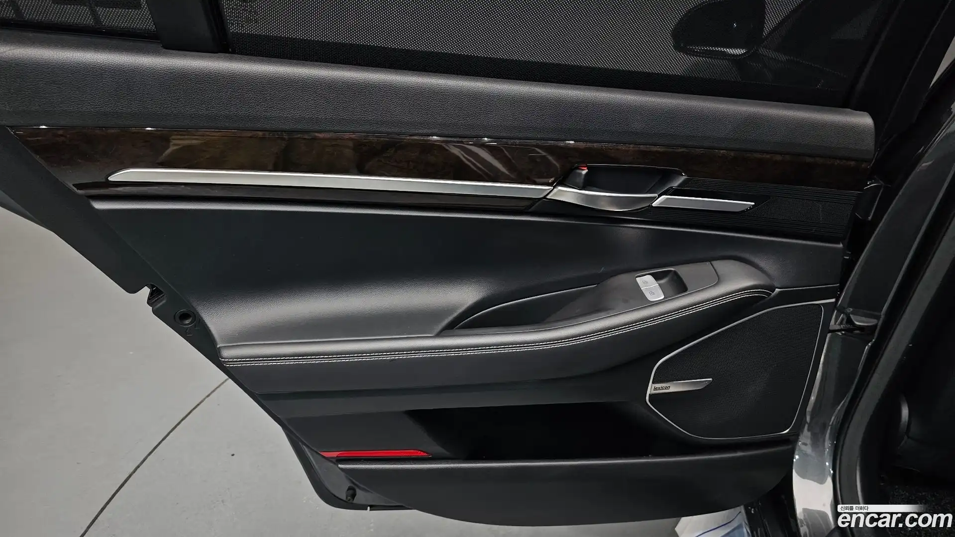 G90 Genesis 2019.4-INNER-035