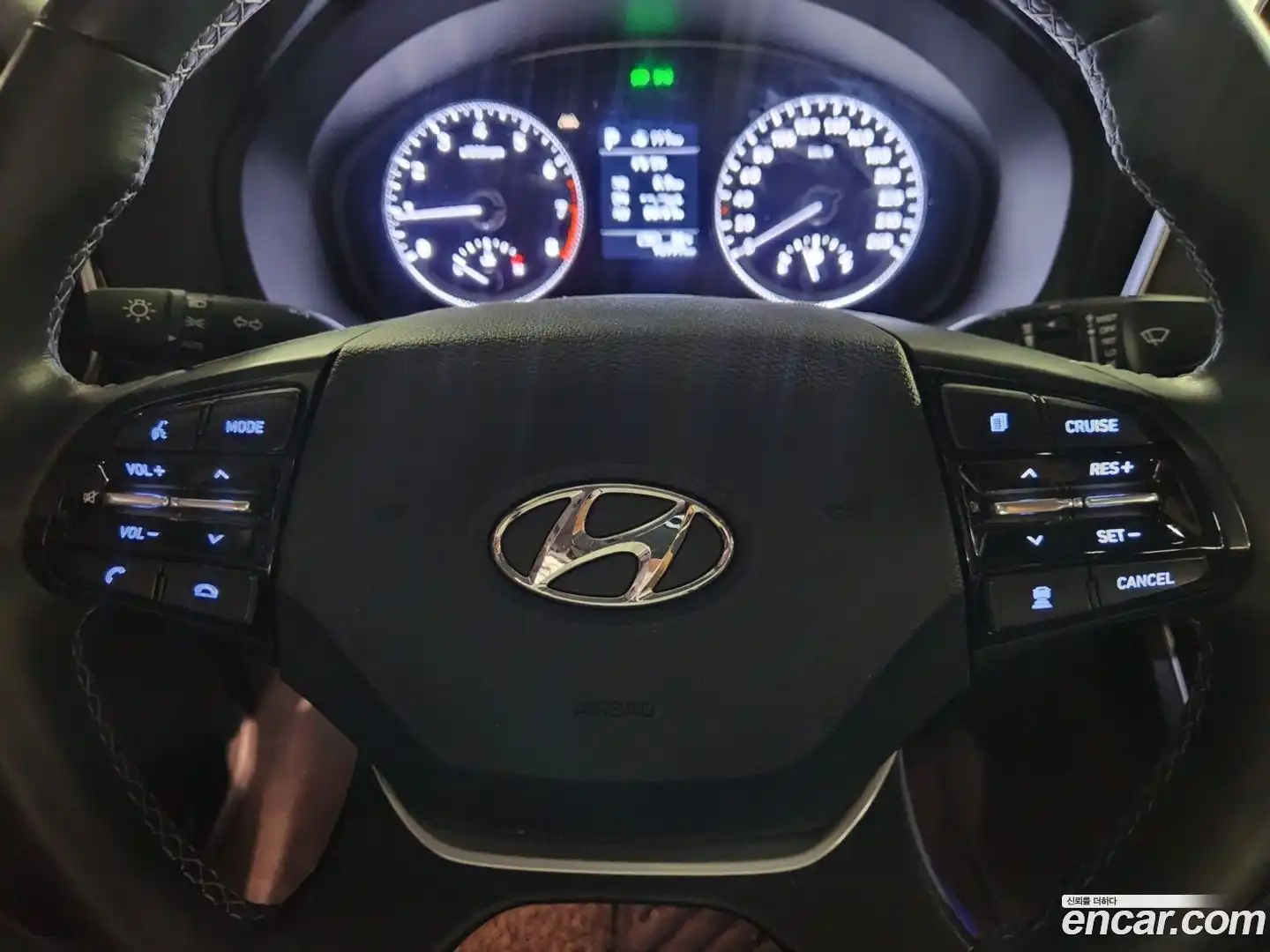 Grandeur Hyundai 2018.11-INNER-009