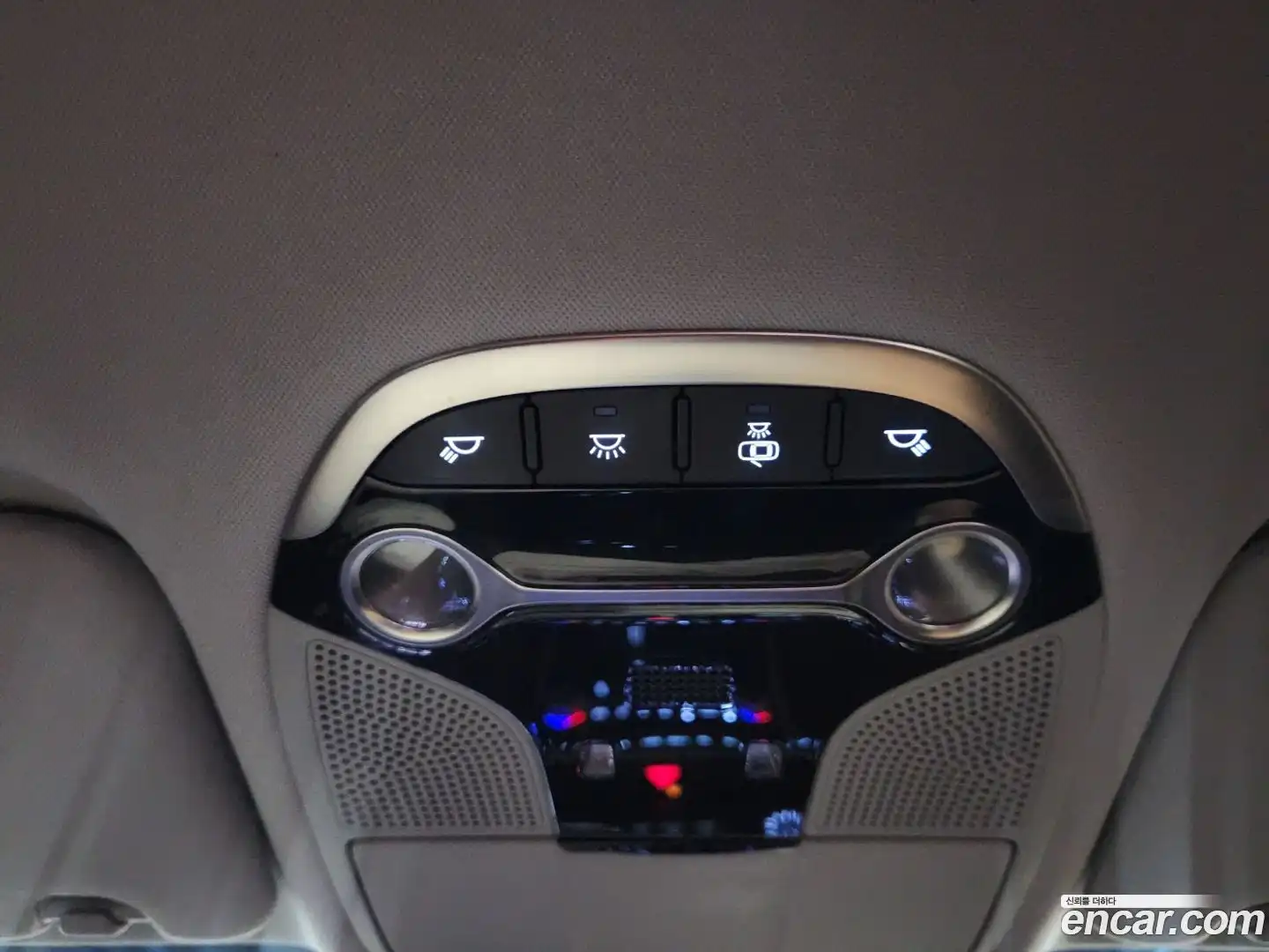 Grandeur Hyundai 2018.11-OPTION-016