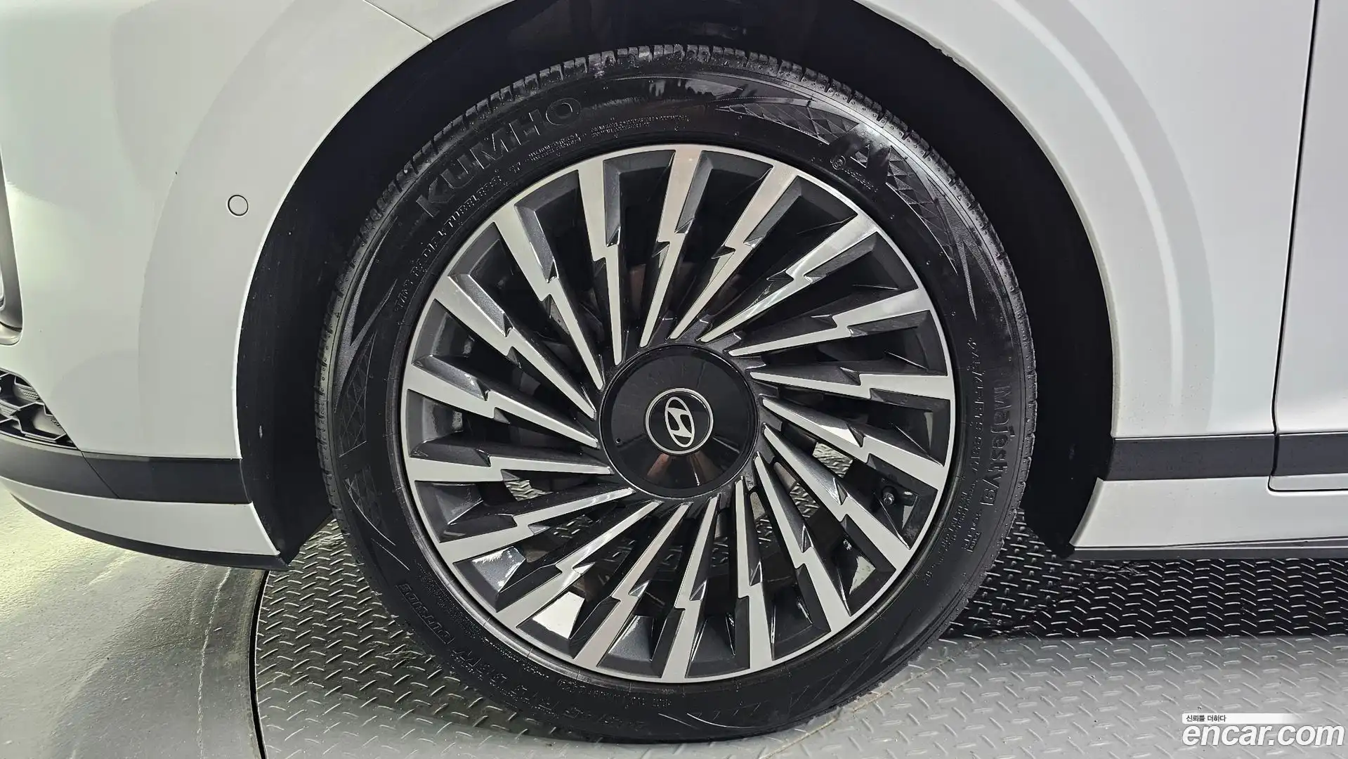 Grandeur Hyundai 2024.6-OUTER-005